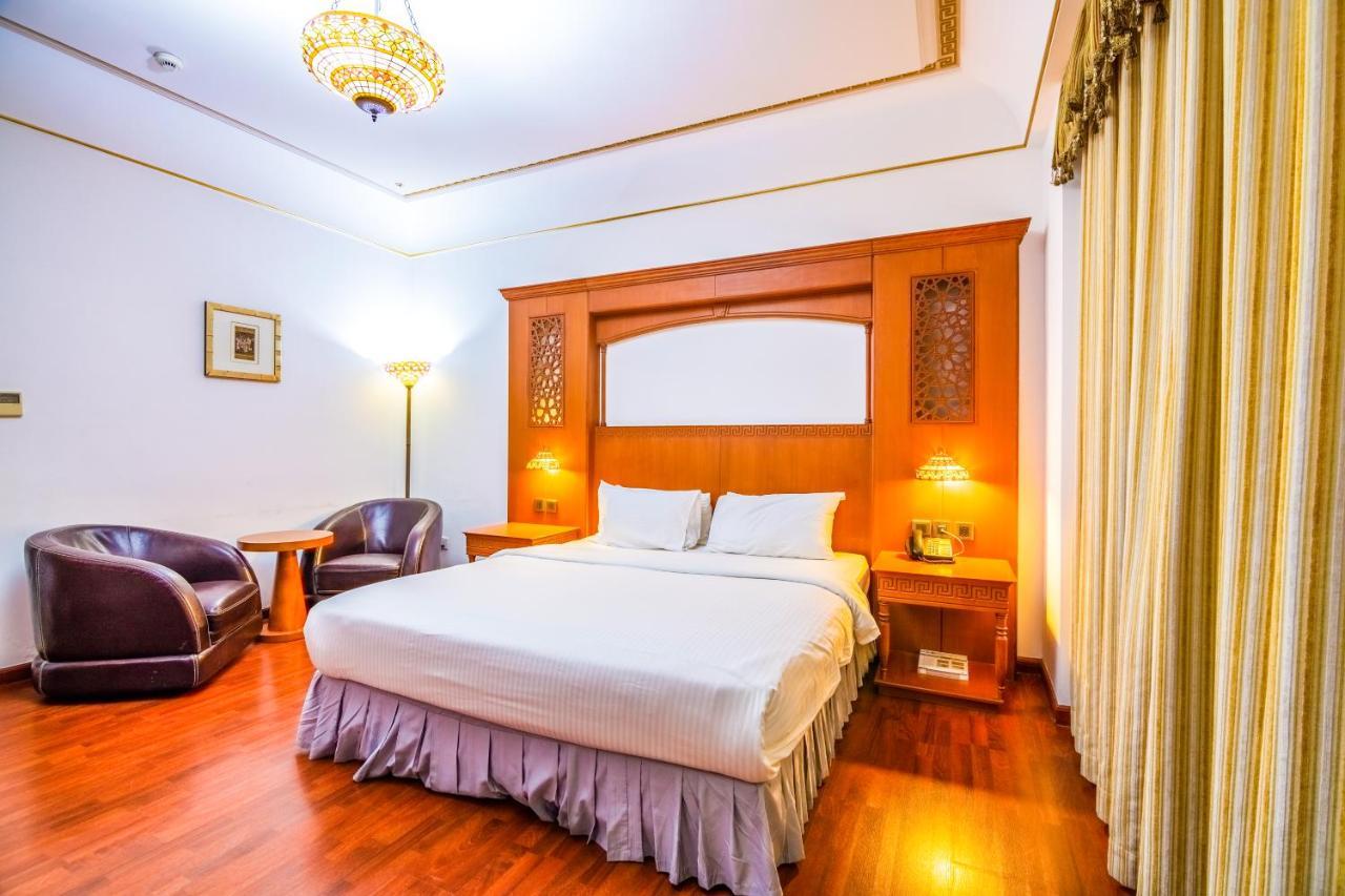 מוסקט The Platinum Hotel מראה חיצוני תמונה