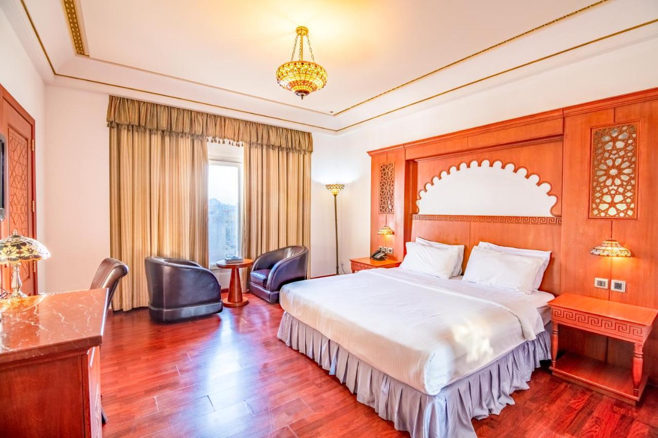 מוסקט The Platinum Hotel מראה חיצוני תמונה